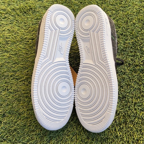 Nike Air Force 1 ‘07 LV8 - Picture 5 of 5